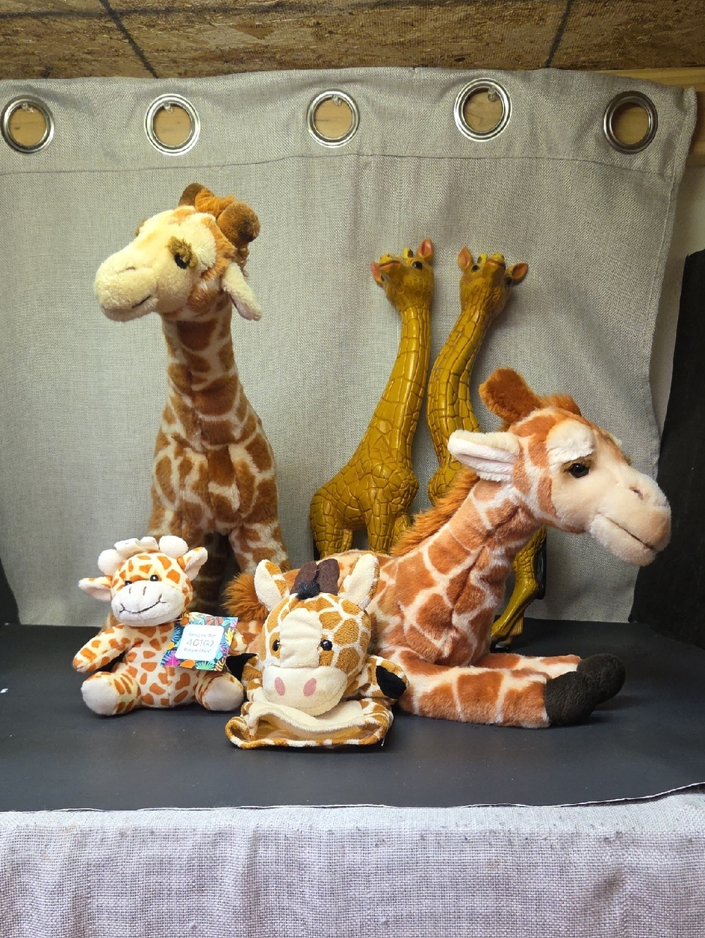 Geoffrey The Giraffe Toys R Us, Hand‎ Puppet, Wall Hangings, Stuffed Giraffes